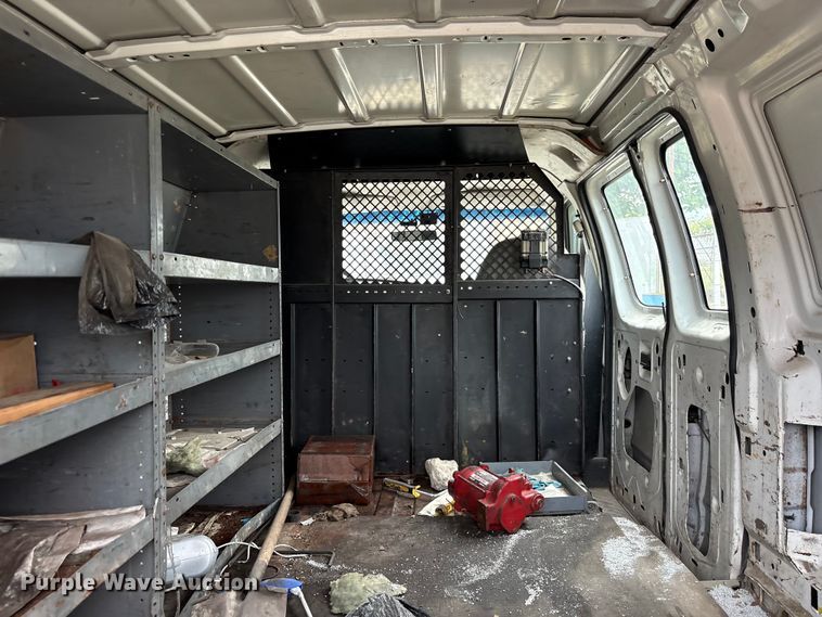 image for item EF1260 2003 Ford E350 van