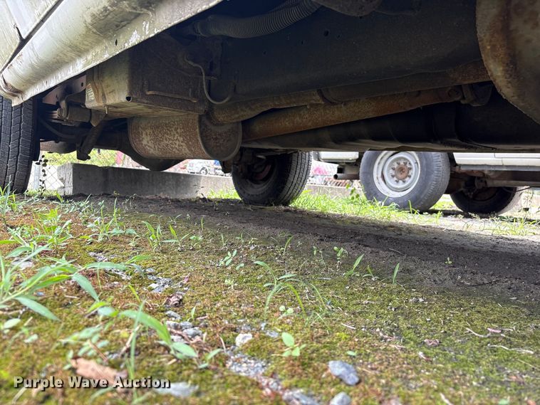 image for item EF1260 2003 Ford E350 van