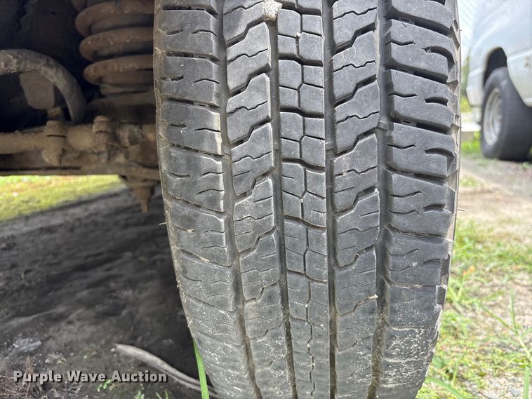 image for item EF1260 2003 Ford E350 van