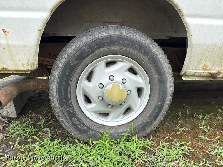image for item EF1260 2003 Ford E350 van