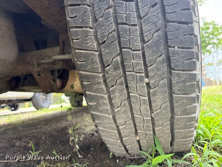 image for item EF1260 2003 Ford E350 van