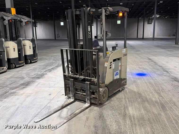 image for item EF1330 2019 Crown RC5545-40 forklift