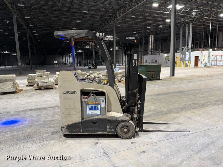 image for item EF1330 2019 Crown RC5545-40 forklift