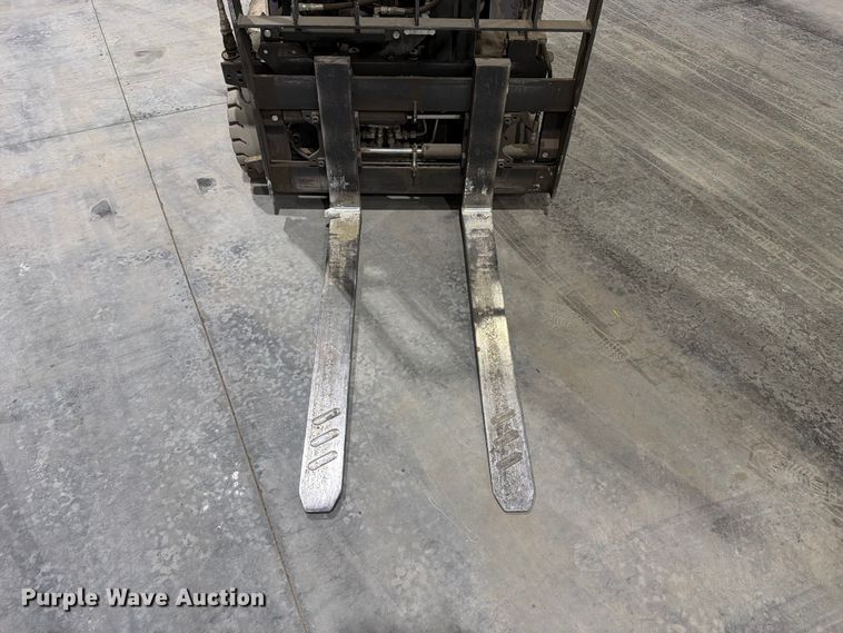 image for item EF1330 2019 Crown RC5545-40 forklift