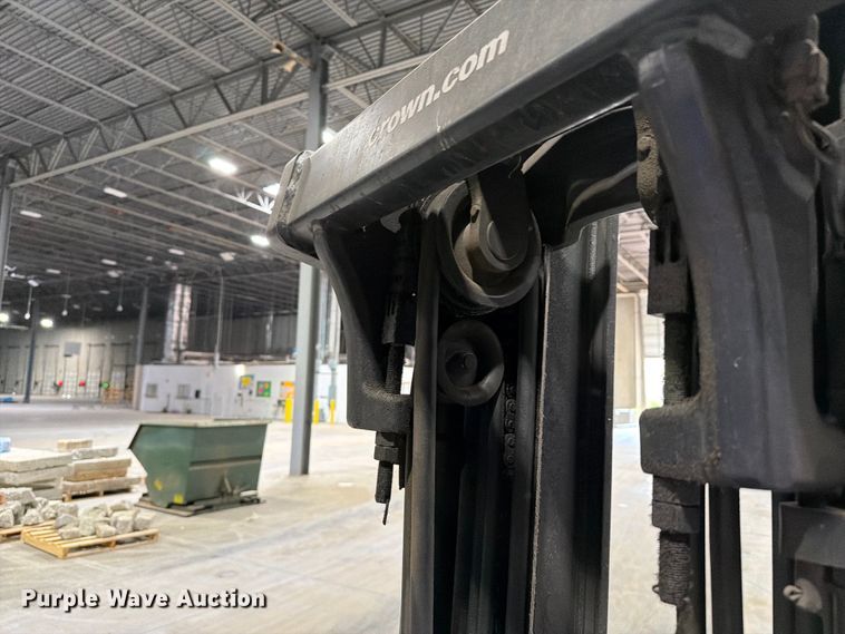 image for item EF1330 2019 Crown RC5545-40 forklift