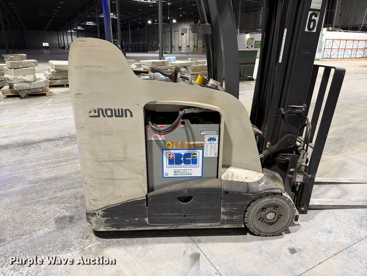 image for item EF1330 2019 Crown RC5545-40 forklift
