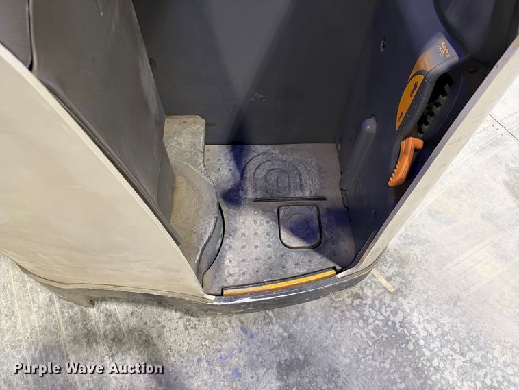 image for item EF1330 2019 Crown RC5545-40 forklift