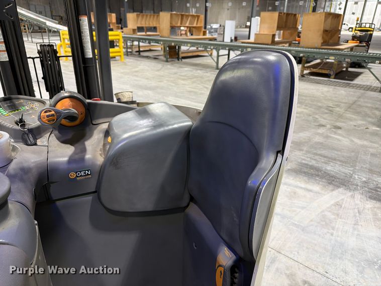 image for item EF1330 2019 Crown RC5545-40 forklift