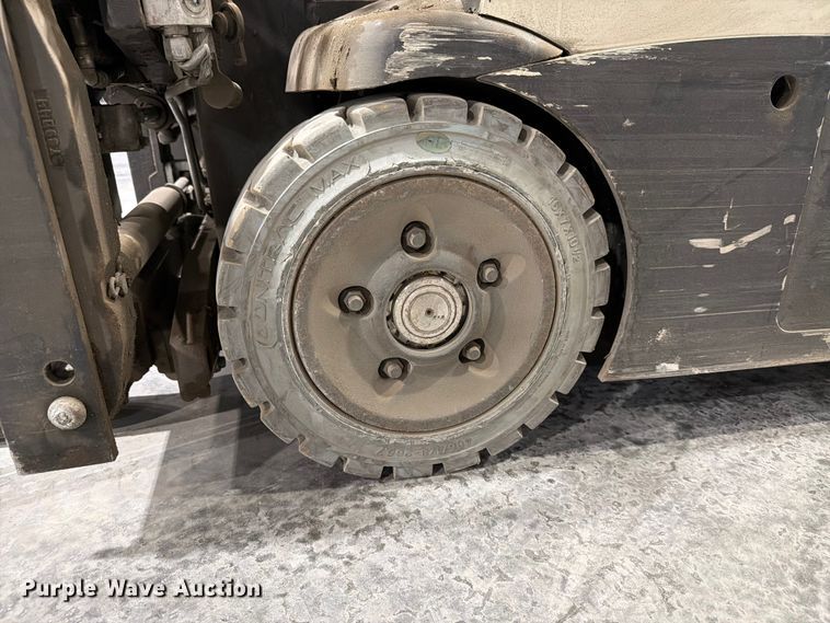 image for item EF1330 2019 Crown RC5545-40 forklift