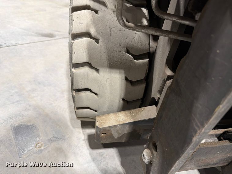image for item EF1330 2019 Crown RC5545-40 forklift