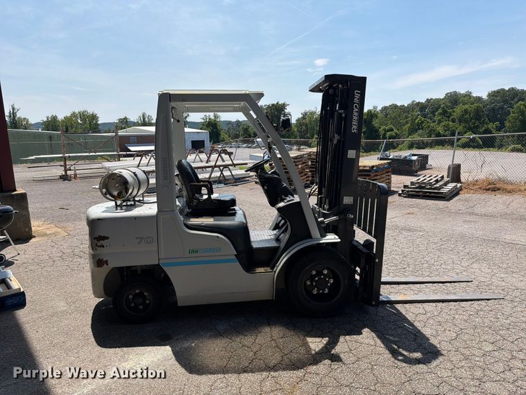 image for item EF1332 2018 UniCarriers PF70 forklift