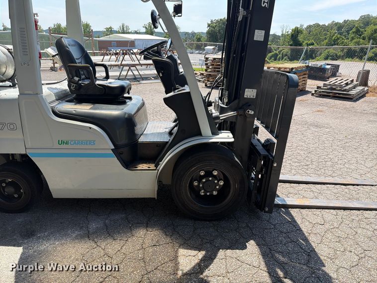 image for item EF1332 2018 UniCarriers PF70 forklift