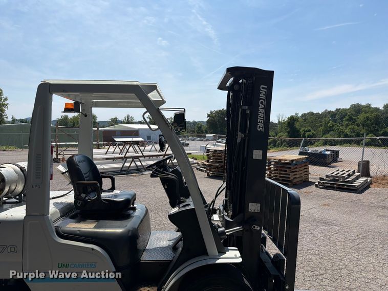 image for item EF1332 2018 UniCarriers PF70 forklift