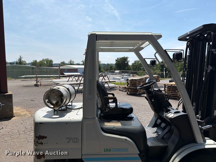 image for item EF1332 2018 UniCarriers PF70 forklift
