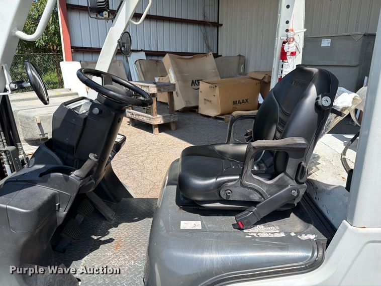 image for item EF1332 2018 UniCarriers PF70 forklift