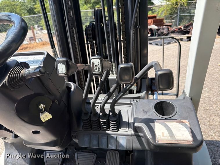 image for item EF1332 2018 UniCarriers PF70 forklift