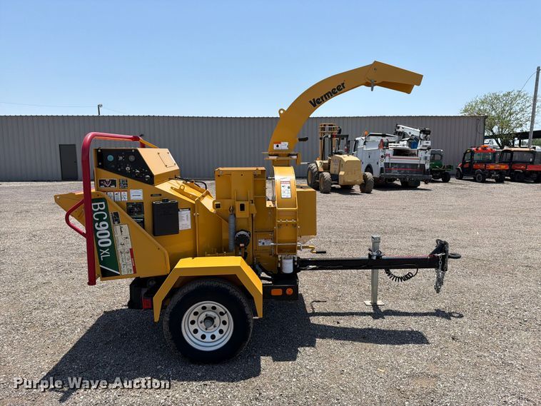 image for item EG9300 2022 Vermeer BC900XL wood chipper