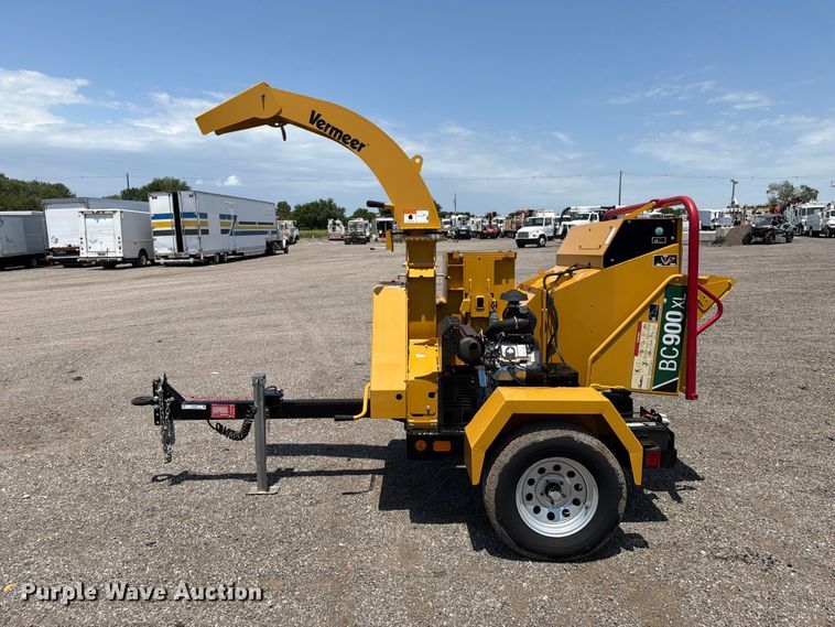 image for item EG9300 2022 Vermeer BC900XL wood chipper