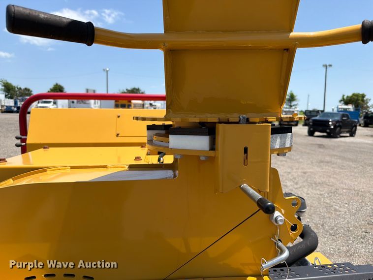 image for item EG9300 2022 Vermeer BC900XL wood chipper