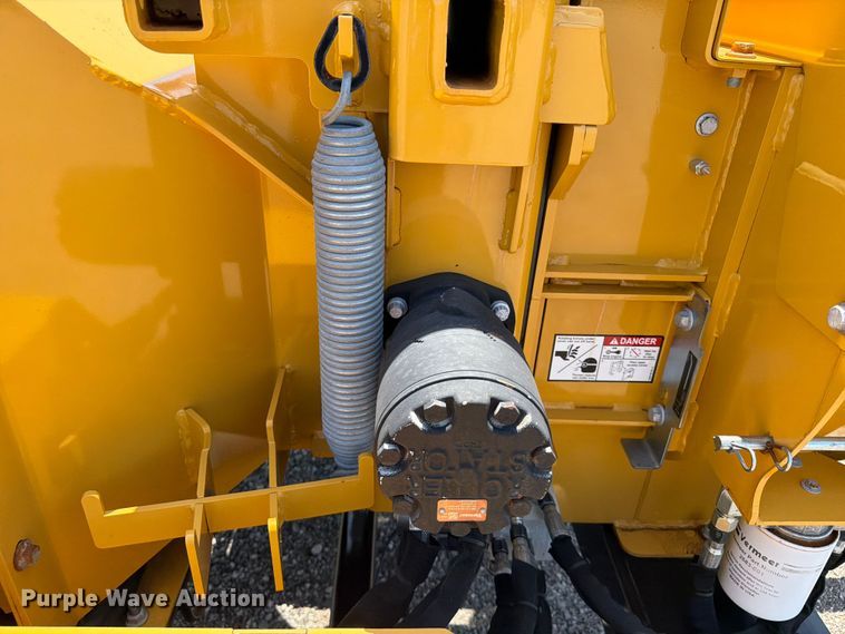 image for item EG9300 2022 Vermeer BC900XL wood chipper