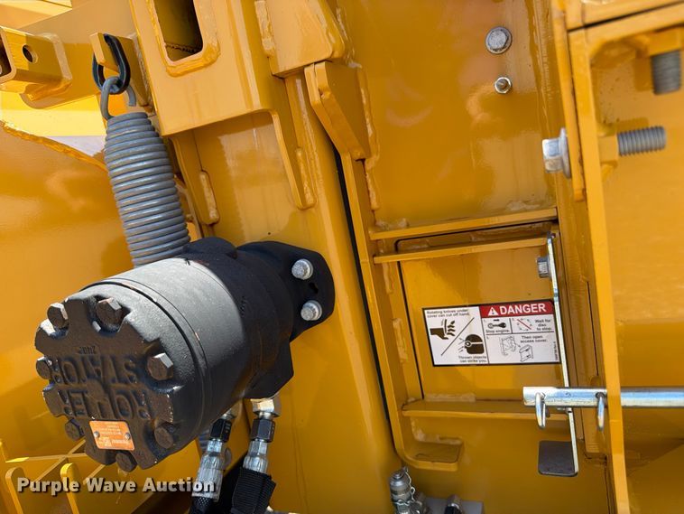image for item EG9300 2022 Vermeer BC900XL wood chipper