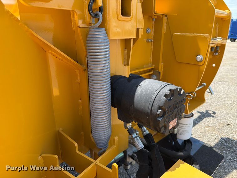 image for item EG9300 2022 Vermeer BC900XL wood chipper