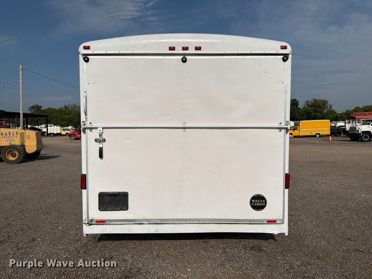 image for item EG9336 2005 Wells Cargo EW2022W enclosed cargo trailer