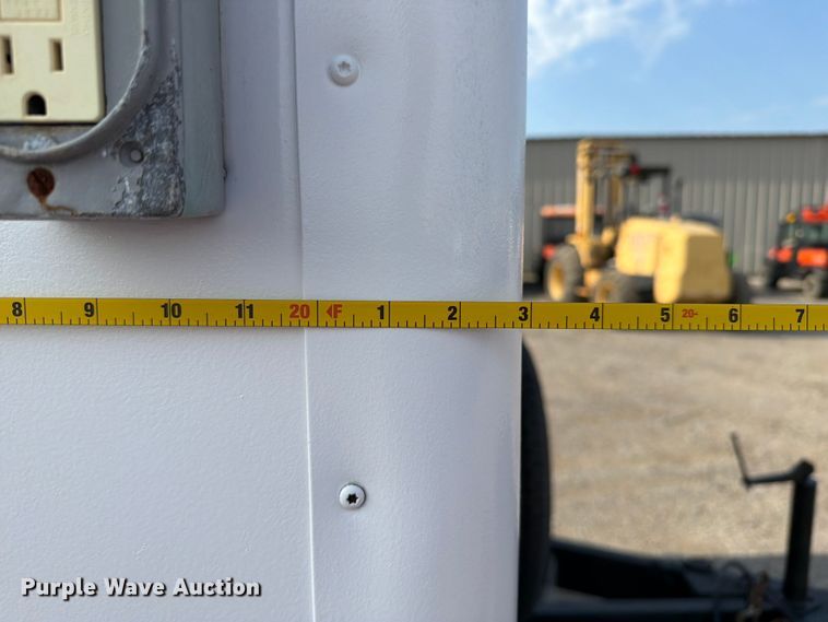 image for item EG9336 2005 Wells Cargo EW2022W enclosed cargo trailer