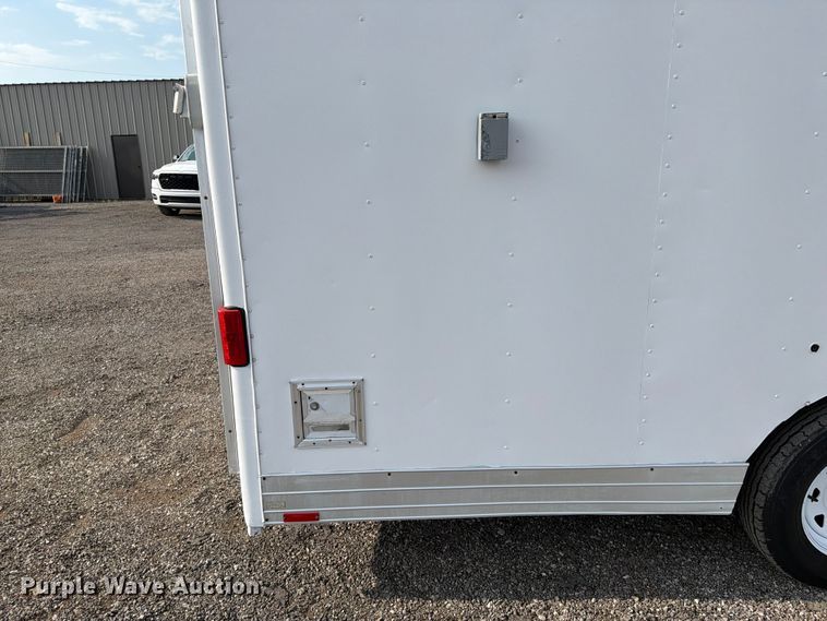 image for item EG9336 2005 Wells Cargo EW2022W enclosed cargo trailer