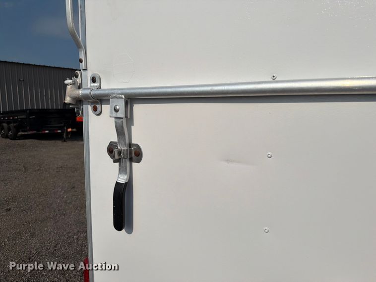 image for item EG9336 2005 Wells Cargo EW2022W enclosed cargo trailer