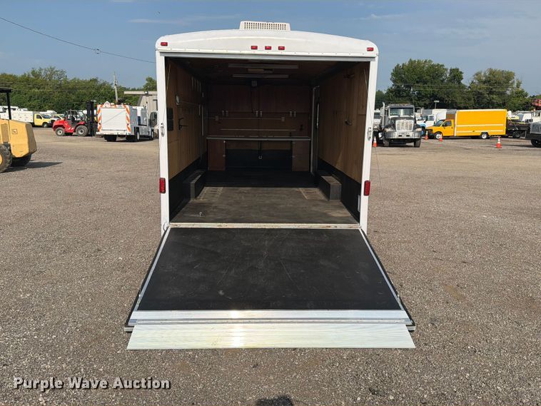 image for item EG9336 2005 Wells Cargo EW2022W enclosed cargo trailer