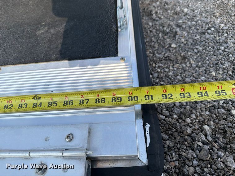 image for item EG9336 2005 Wells Cargo EW2022W enclosed cargo trailer