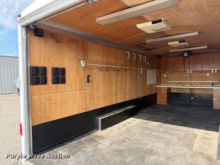 image for item EG9336 2005 Wells Cargo EW2022W enclosed cargo trailer