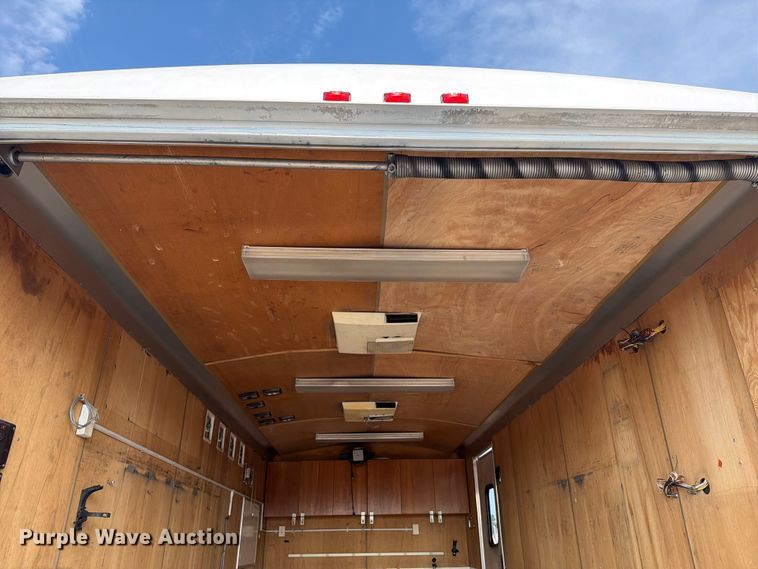 image for item EG9336 2005 Wells Cargo EW2022W enclosed cargo trailer
