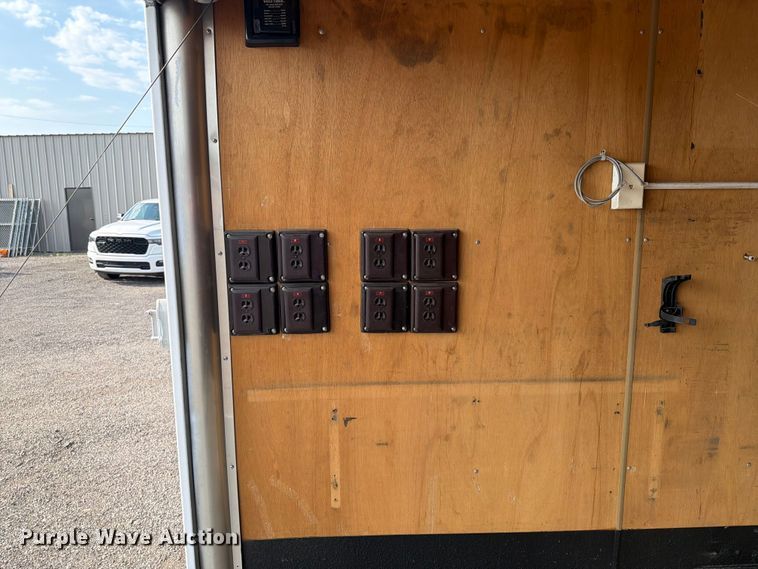 image for item EG9336 2005 Wells Cargo EW2022W enclosed cargo trailer