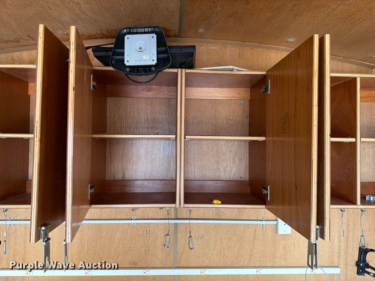 image for item EG9336 2005 Wells Cargo EW2022W enclosed cargo trailer