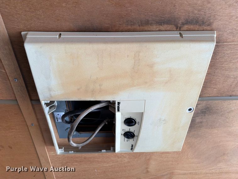 image for item EG9336 2005 Wells Cargo EW2022W enclosed cargo trailer