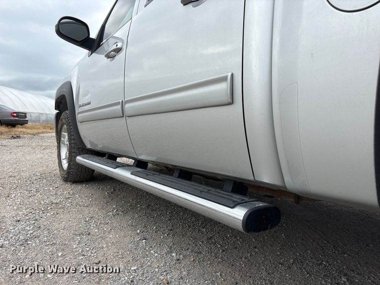 image for item EI5923 2012 Chevrolet Silverado 1500 Crew Cab pickup truck