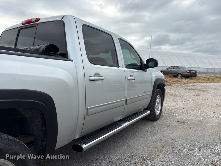 image for item EI5923 2012 Chevrolet Silverado 1500 Crew Cab pickup truck