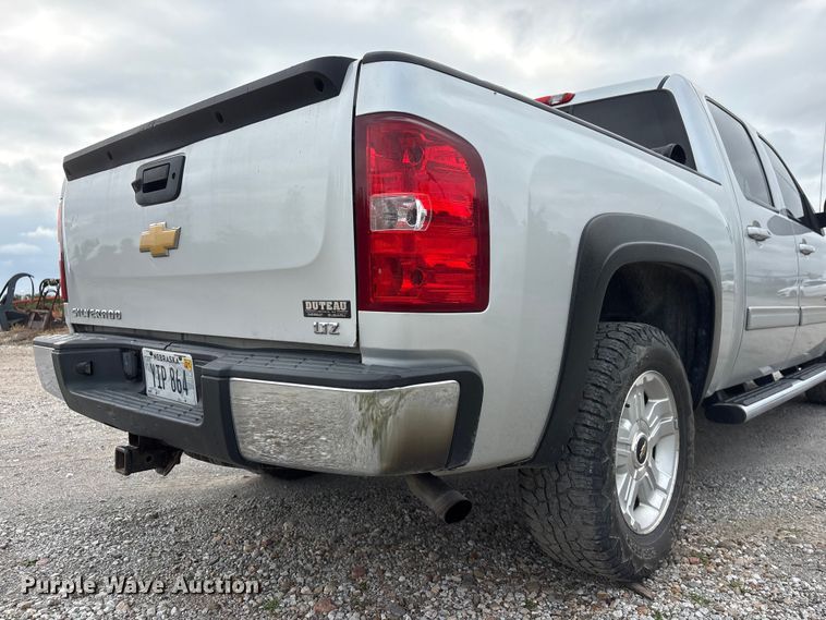 image for item EI5923 2012 Chevrolet Silverado 1500 Crew Cab pickup truck