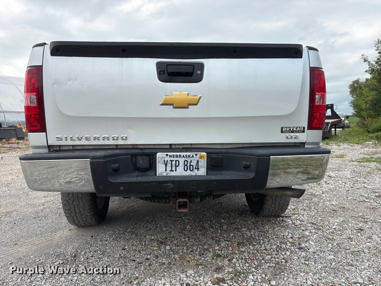 image for item EI5923 2012 Chevrolet Silverado 1500 Crew Cab pickup truck