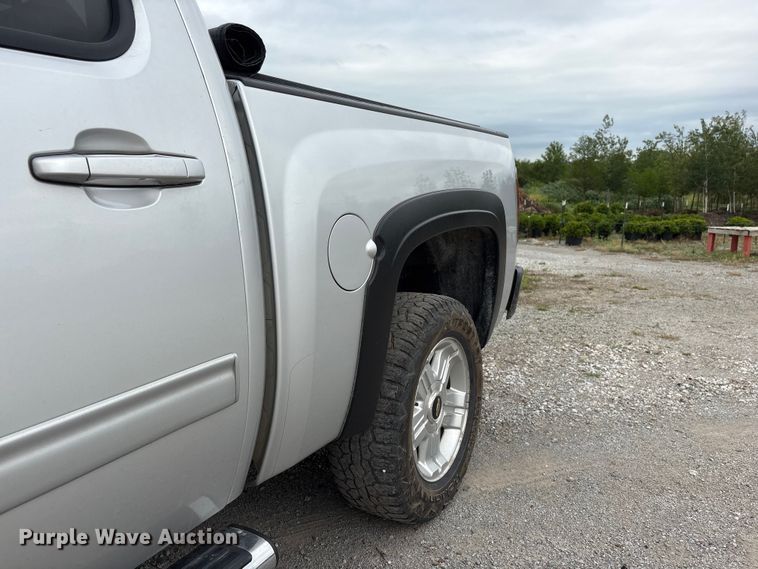 image for item EI5923 2012 Chevrolet Silverado 1500 Crew Cab pickup truck