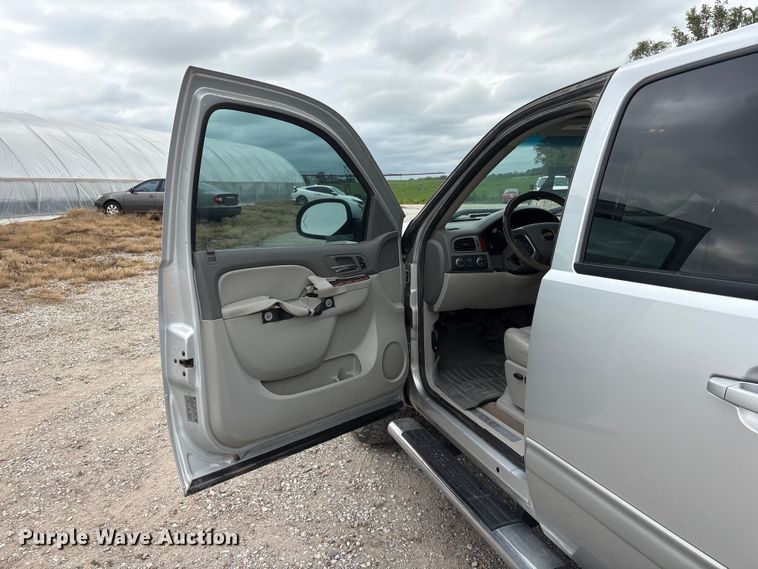 image for item EI5923 2012 Chevrolet Silverado 1500 Crew Cab pickup truck