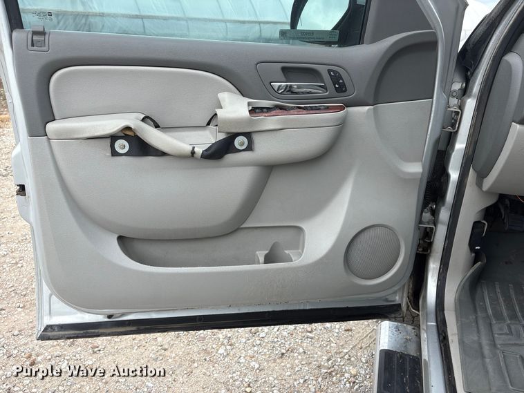 image for item EI5923 2012 Chevrolet Silverado 1500 Crew Cab pickup truck