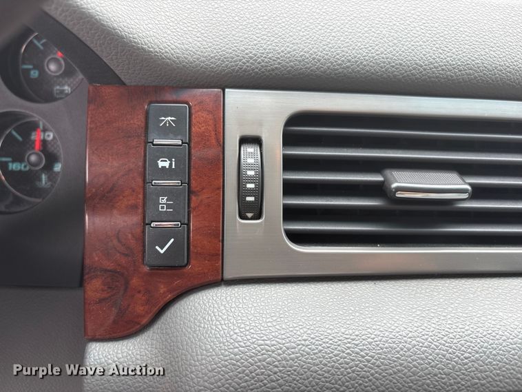 image for item EI5923 2012 Chevrolet Silverado 1500 Crew Cab pickup truck