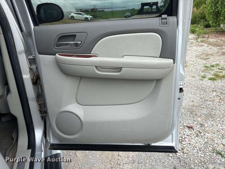 image for item EI5923 2012 Chevrolet Silverado 1500 Crew Cab pickup truck