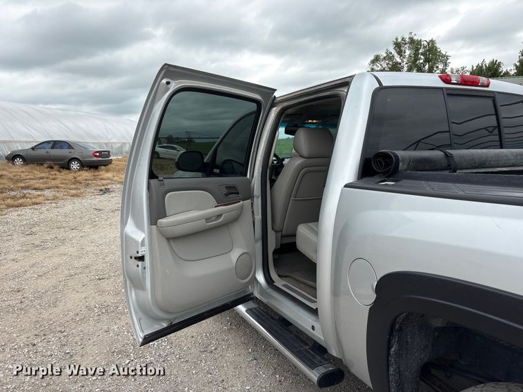 image for item EI5923 2012 Chevrolet Silverado 1500 Crew Cab pickup truck