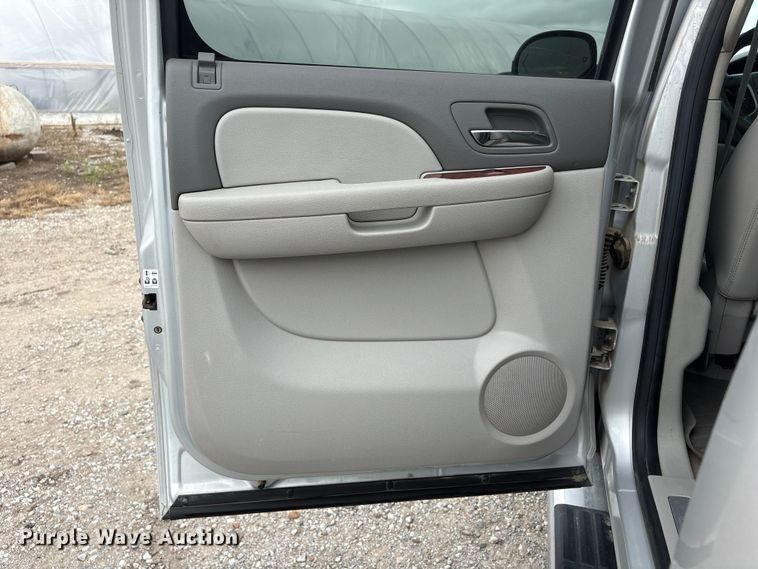 image for item EI5923 2012 Chevrolet Silverado 1500 Crew Cab pickup truck