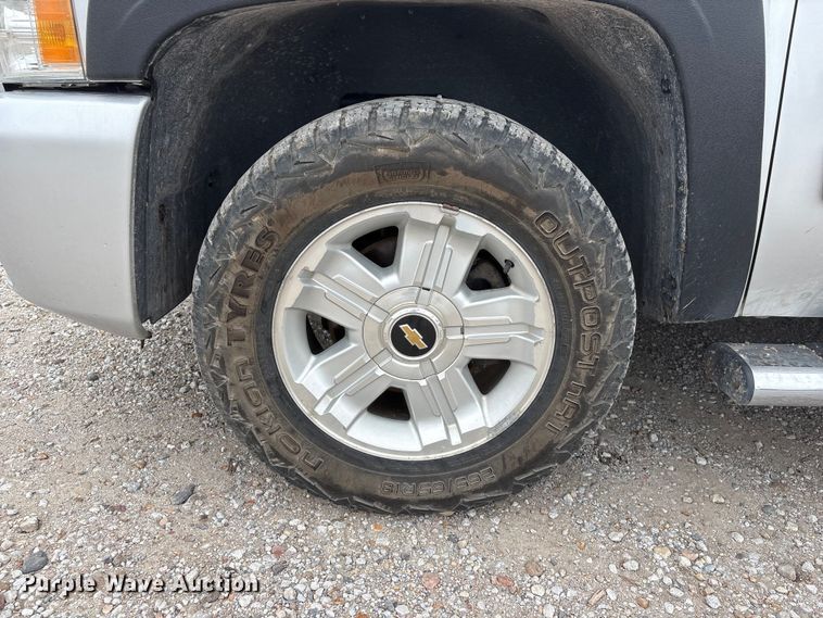 image for item EI5923 2012 Chevrolet Silverado 1500 Crew Cab pickup truck