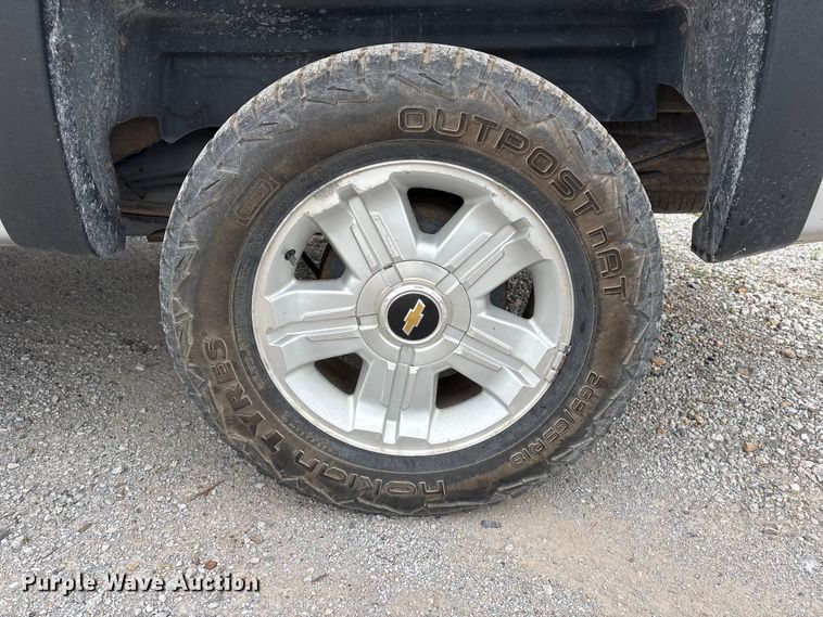 image for item EI5923 2012 Chevrolet Silverado 1500 Crew Cab pickup truck